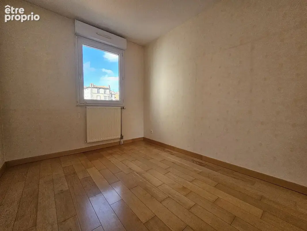 Duplex - 3 terrasses - garage - plateau central - photo 11