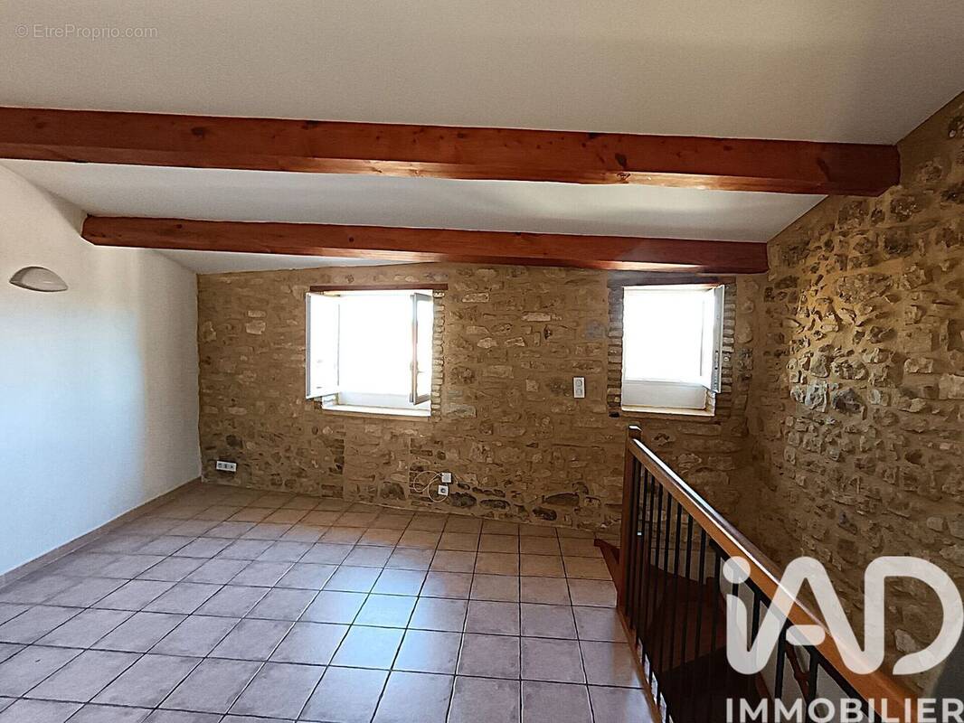 Photo 1 - Appartement à SAINT-JULIEN-DE-PEYROLAS