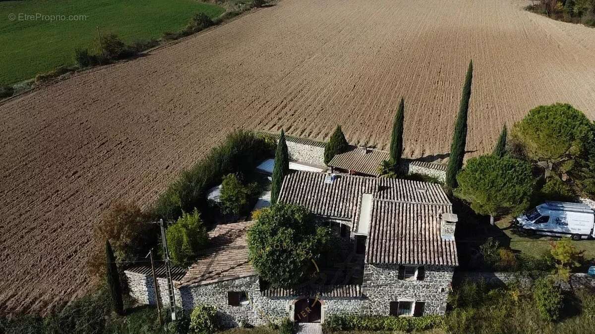 Maison à SAINT-MARTIN-SUR-LAVEZON