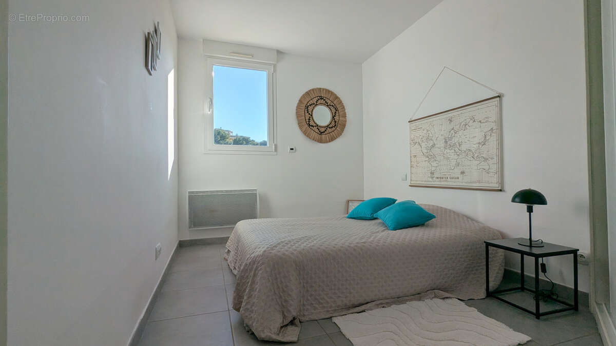 Appartement à SAINT-LAURENT-DU-VAR