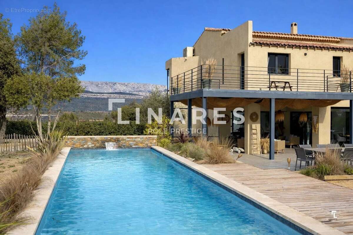 DESIGN & VIEW - Villa T7 de 250m2 - Vue Sainte Victoire - Terrain 2470m2 - Piscine - 13710 FUVEAU - photo 22