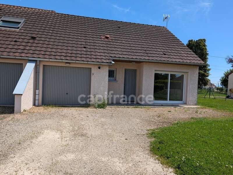 Maison à BRANGES