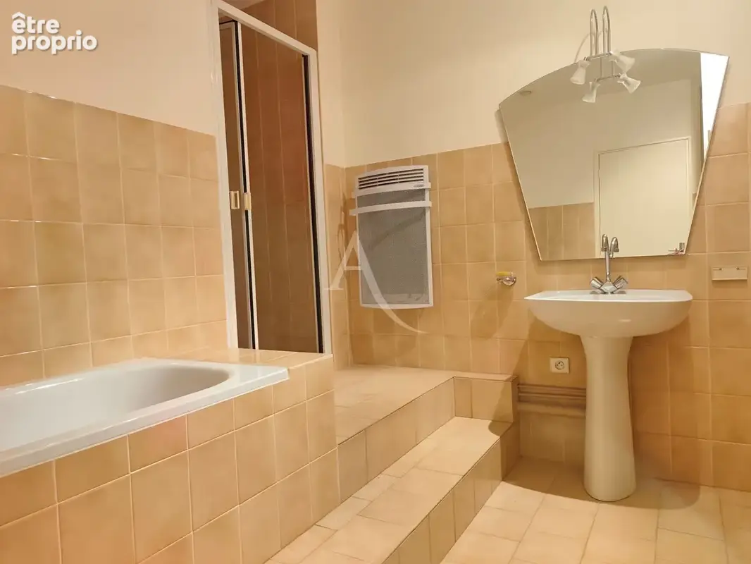 Appartement atypique au coeur du centre historique avec stationnement privatif - photo 13