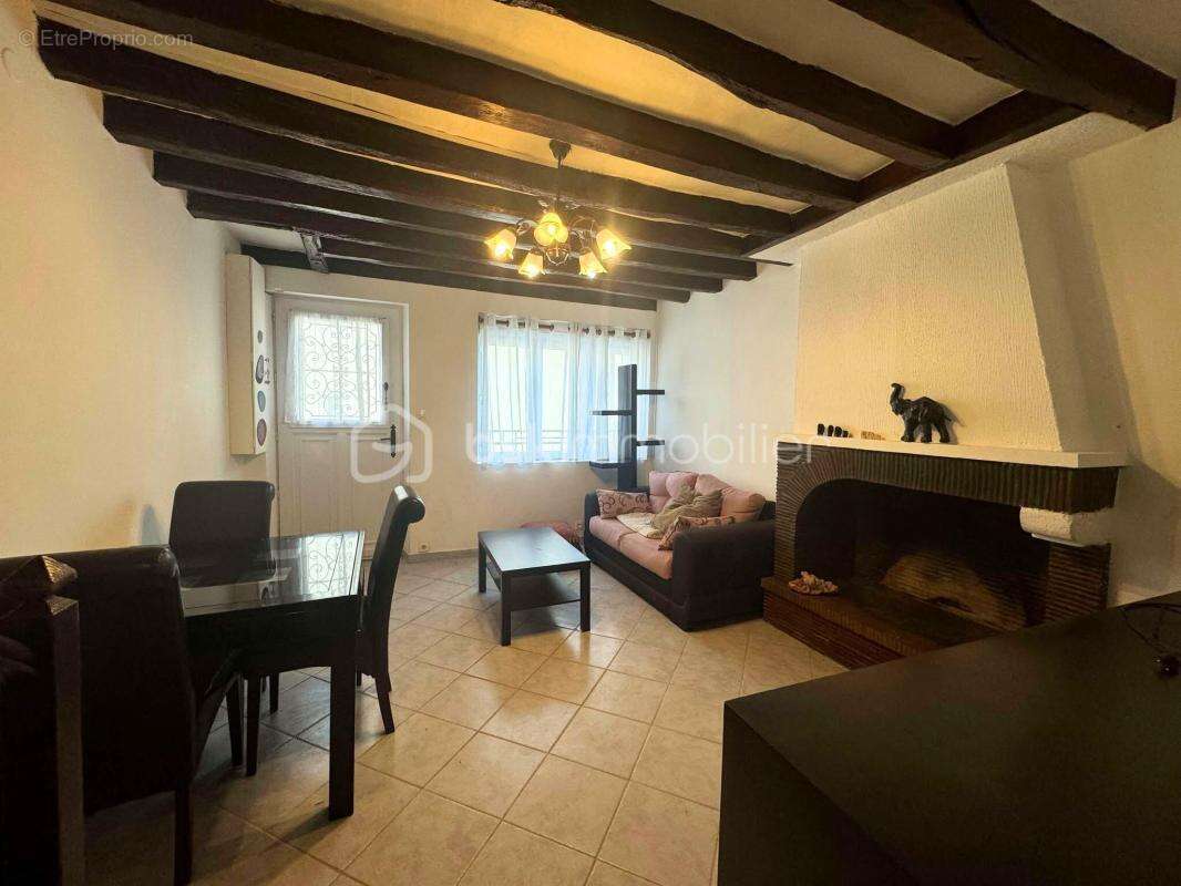 Maison à OZOUER-LE-VOULGIS