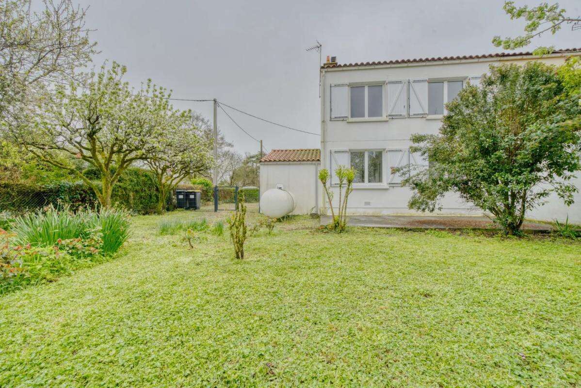 Maison à SAINT-GEORGES-DU-BOIS