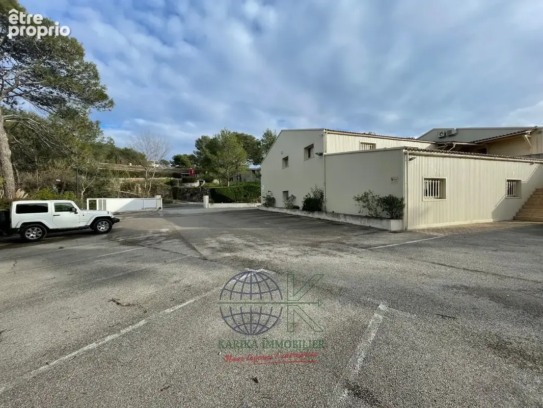 Bâtiment d'activité 1330 m2 à Roquebrune sur Argens - photo 4