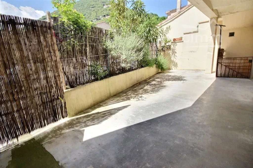 Appartement à CRUAS