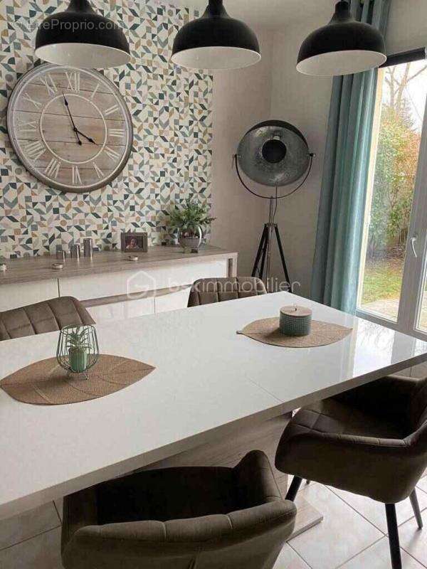 Maison à SAINT-PIERRE-LES-NEMOURS