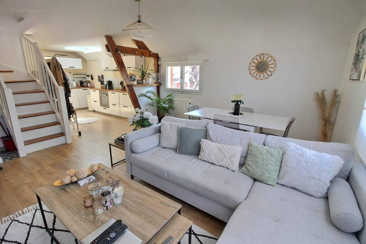 Appartement à MONTIGNY-LE-BRETONNEUX