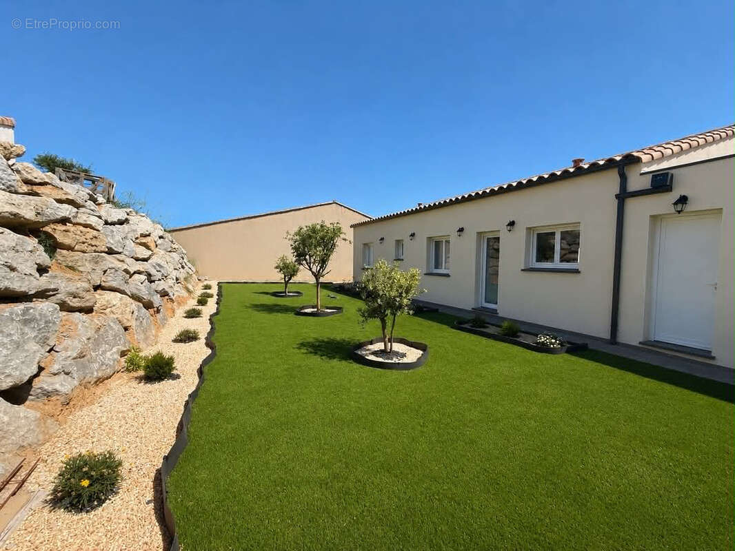 Maison à COUFFOULENS