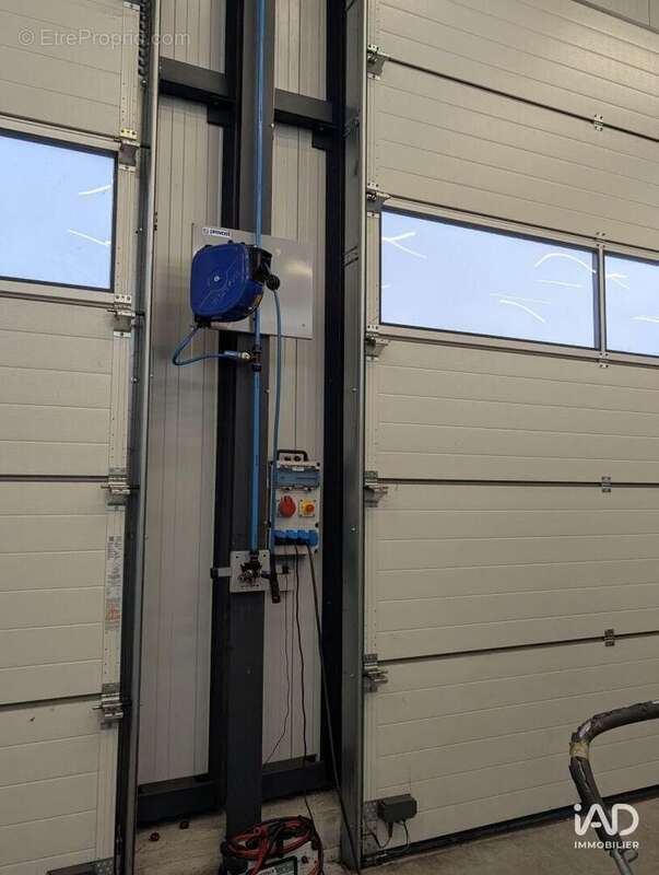 Photo 9 - Commerce à MONTBIZOT