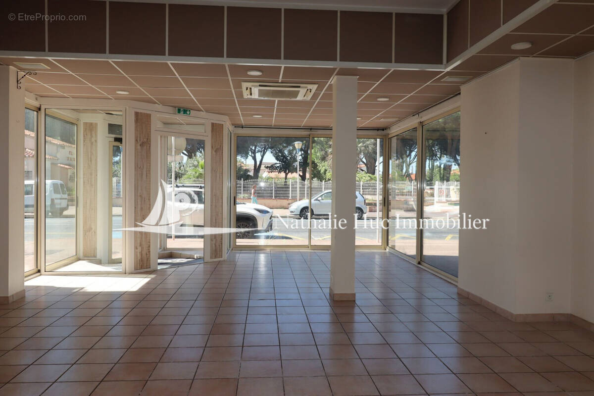 Commerce 109 m² à Saint-Nazaire  - photo 2