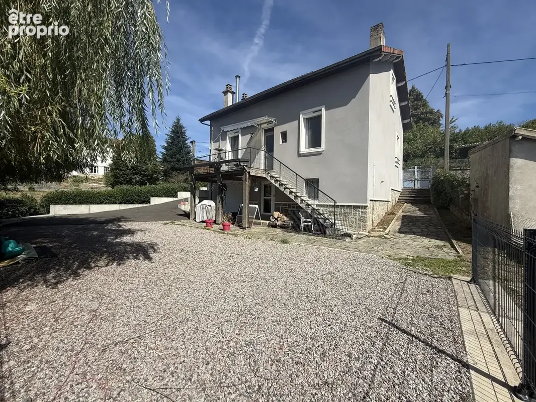 Maison à CELLES-SUR-DUROLLE