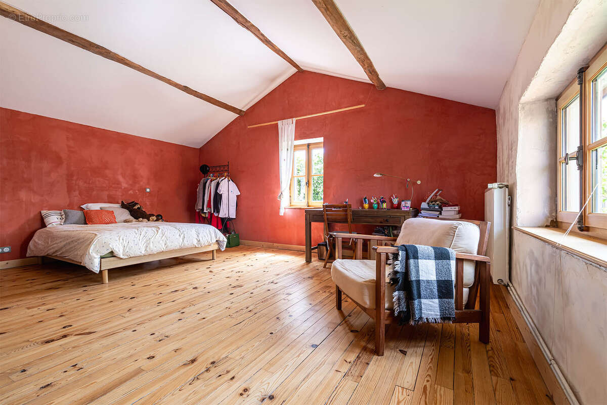 Maison à NEUVILLE-SUR-SAONE