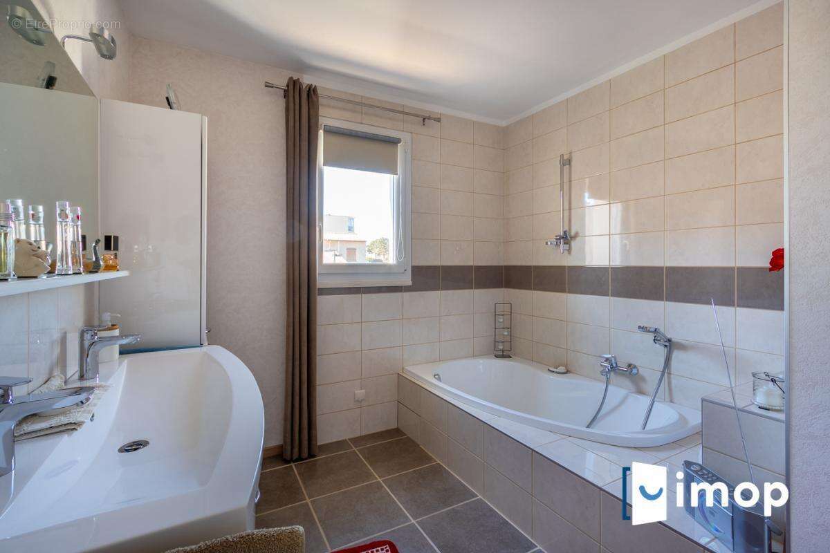 Maison à SIX-FOURS-LES-PLAGES