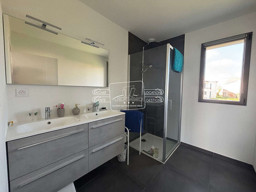 Maison à LA VARENNE