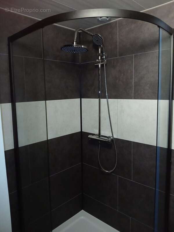 Maison 150 m² à Bellenaves  - photo 2