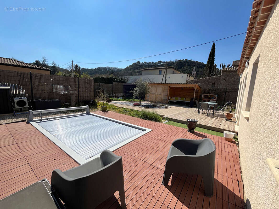 Maison à ENTRECHAUX