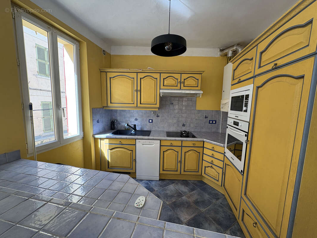 Commerce à LA SEYNE-SUR-MER