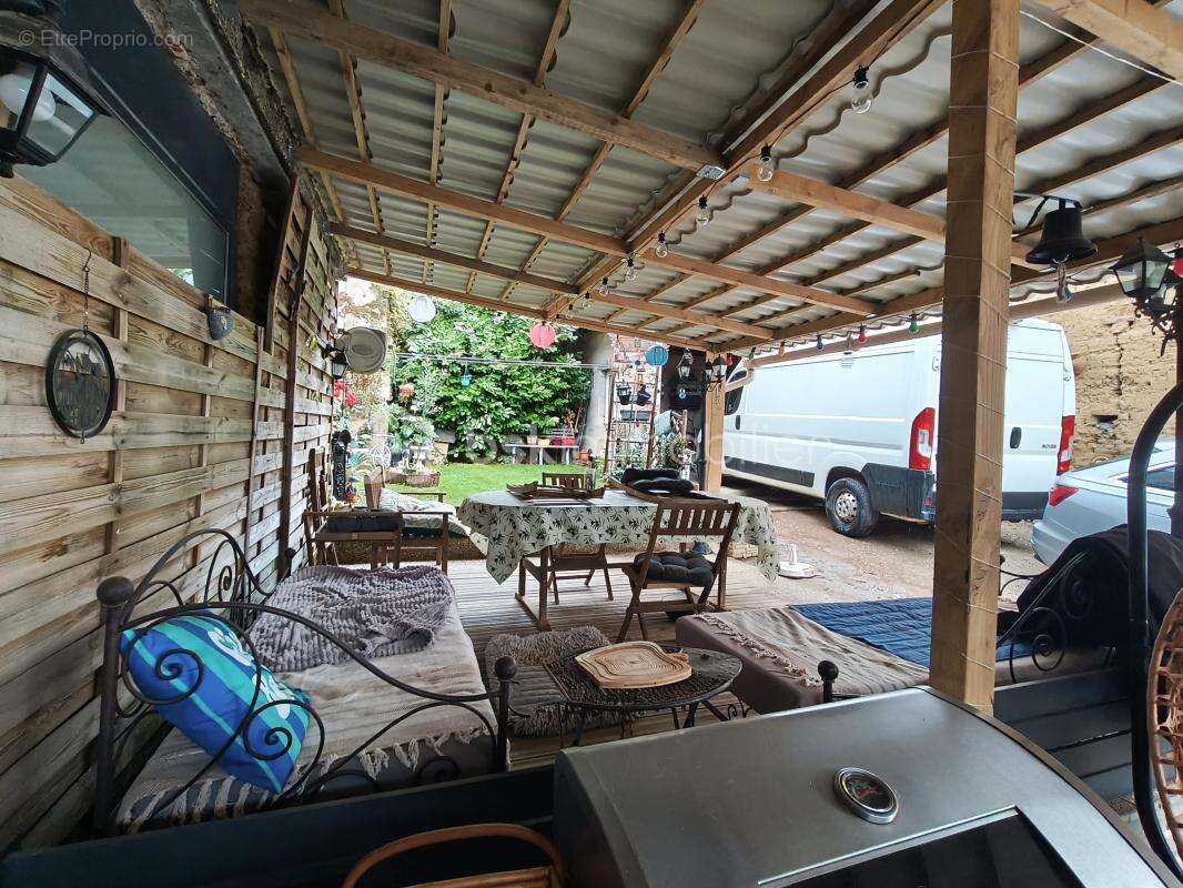 Maison avec quatre chambres, terrasse, jardinet, garage - photo 7