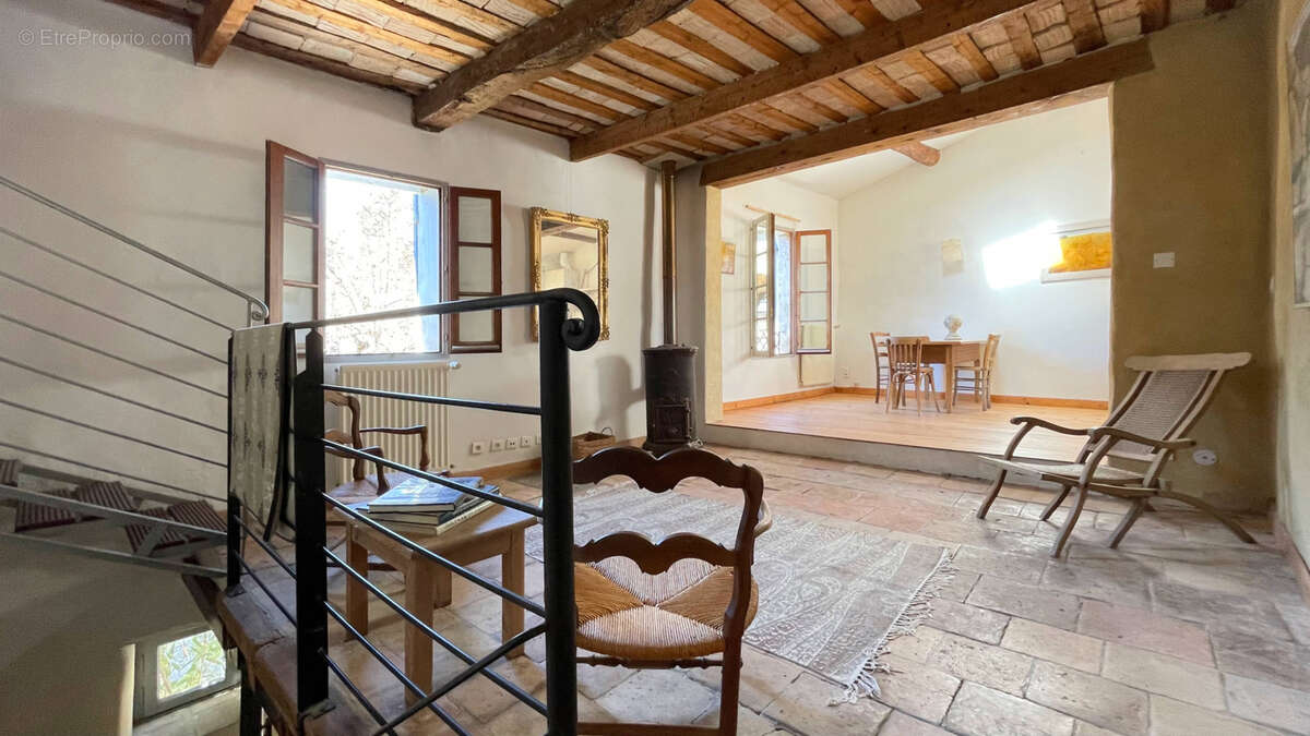 Maison à SAINT-QUENTIN-LA-POTERIE