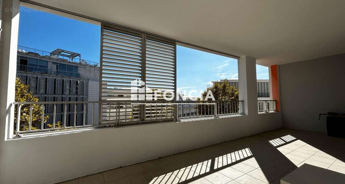 Appartement à MARSEILLE-1E