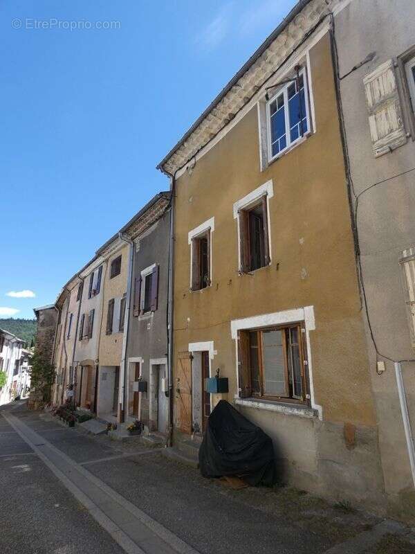 Maison à ASPRES-SUR-BUECH