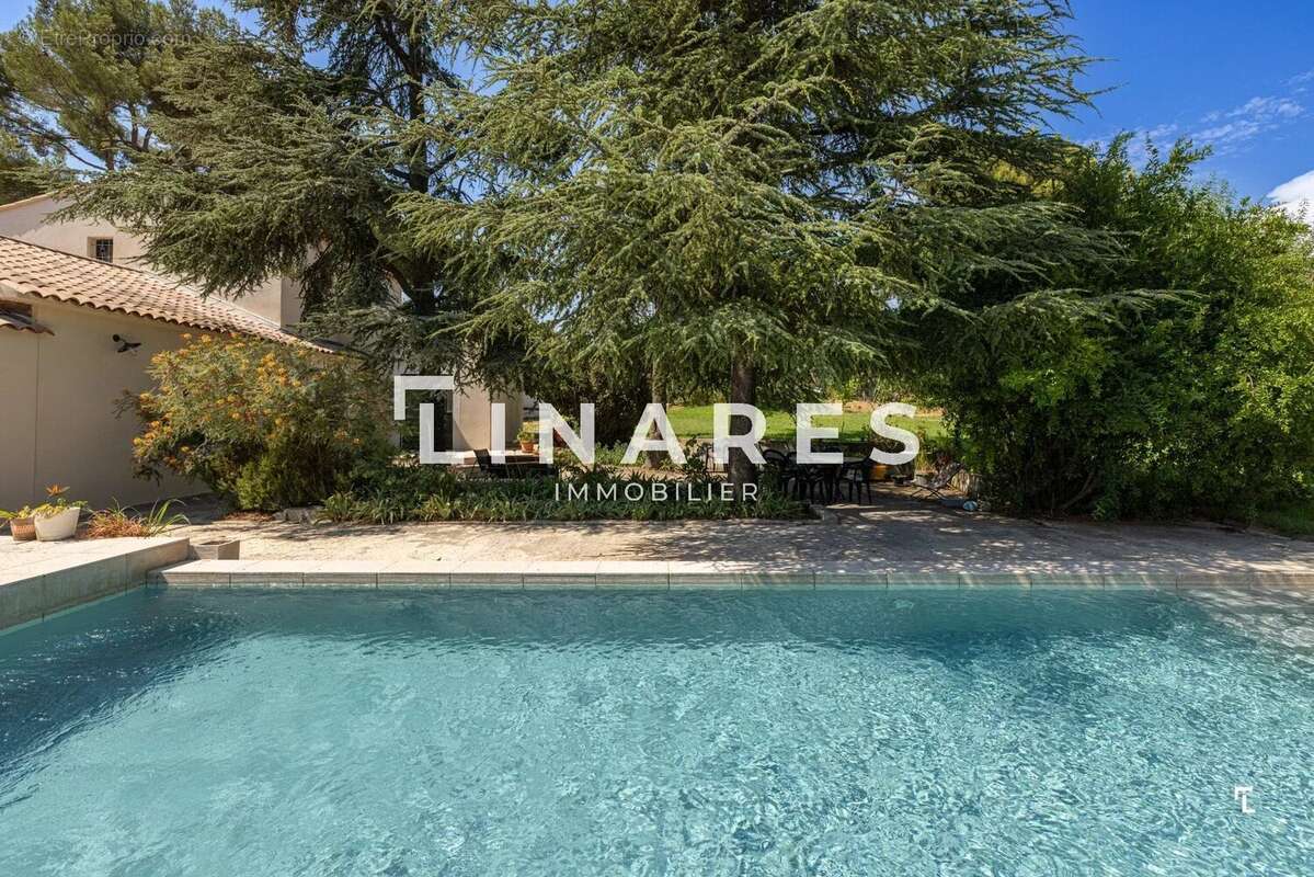 LES COLLINES D'ALLAUCH - Maison T4 de 151m2 - Terrain de 2500m2 - Piscine - Garage - 13190 Allauch - photo 24