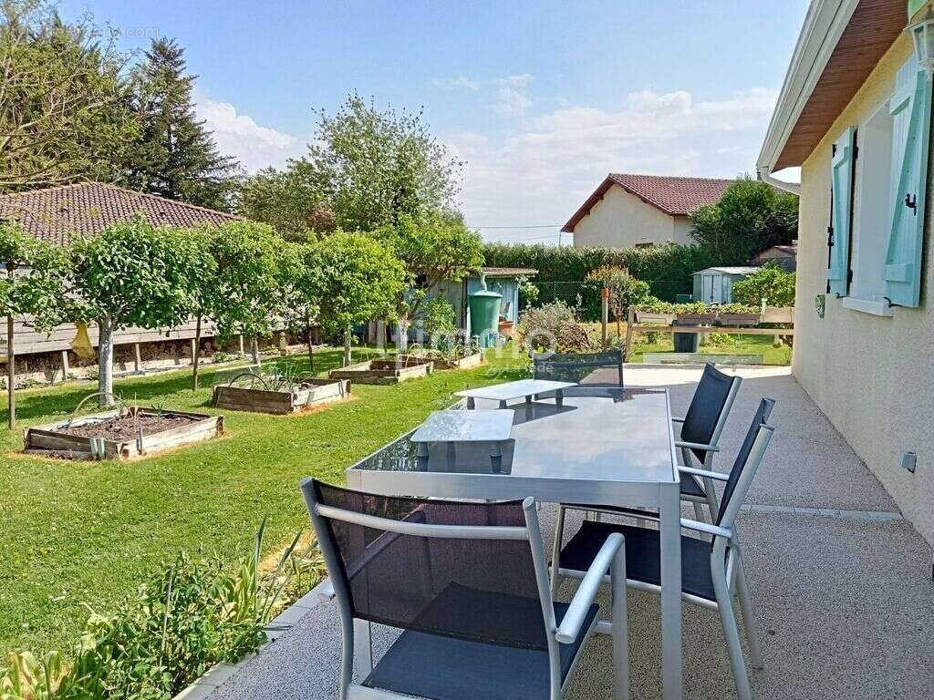 villecomtal maison 5 pièces avec garage - photo 4