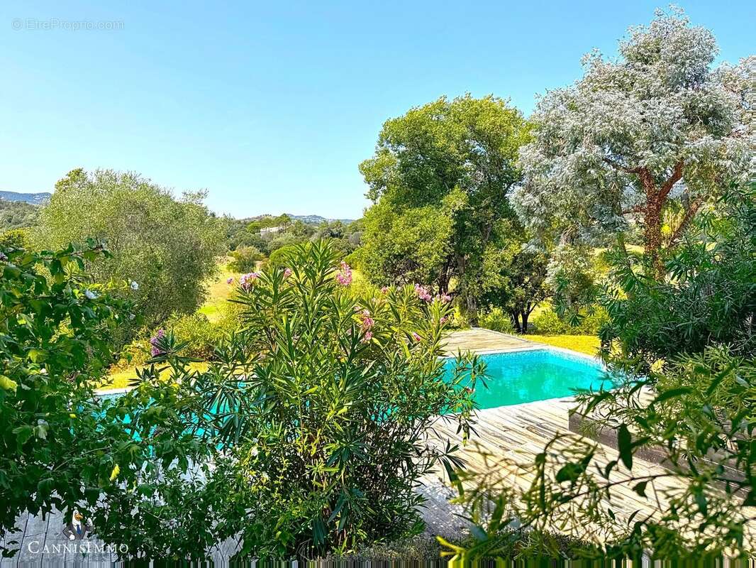 Maison à MANDELIEU-LA-NAPOULE