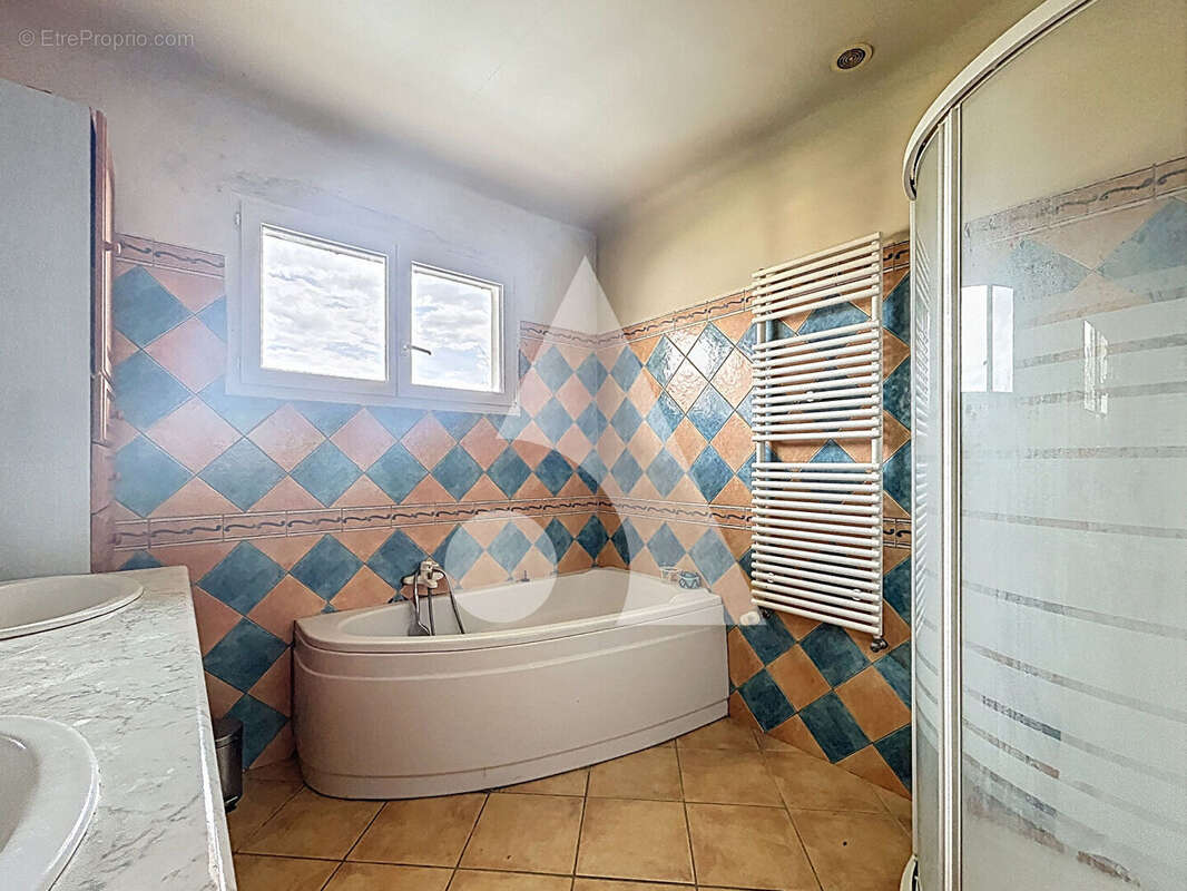 Maison à CHAMPFORGEUIL