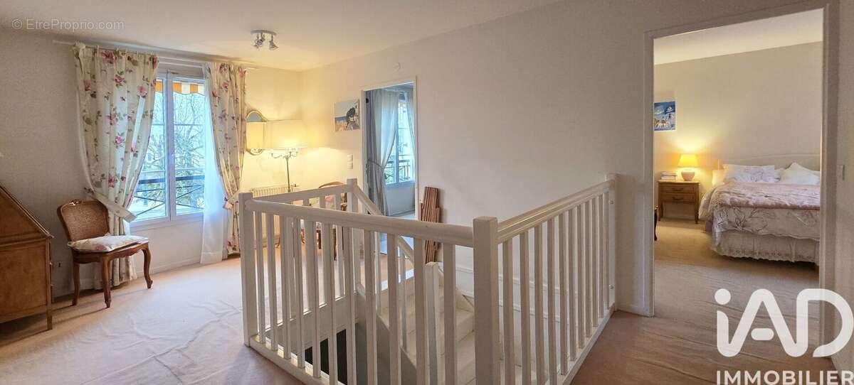 Photo 9 - Maison à BAILLY-ROMAINVILLIERS