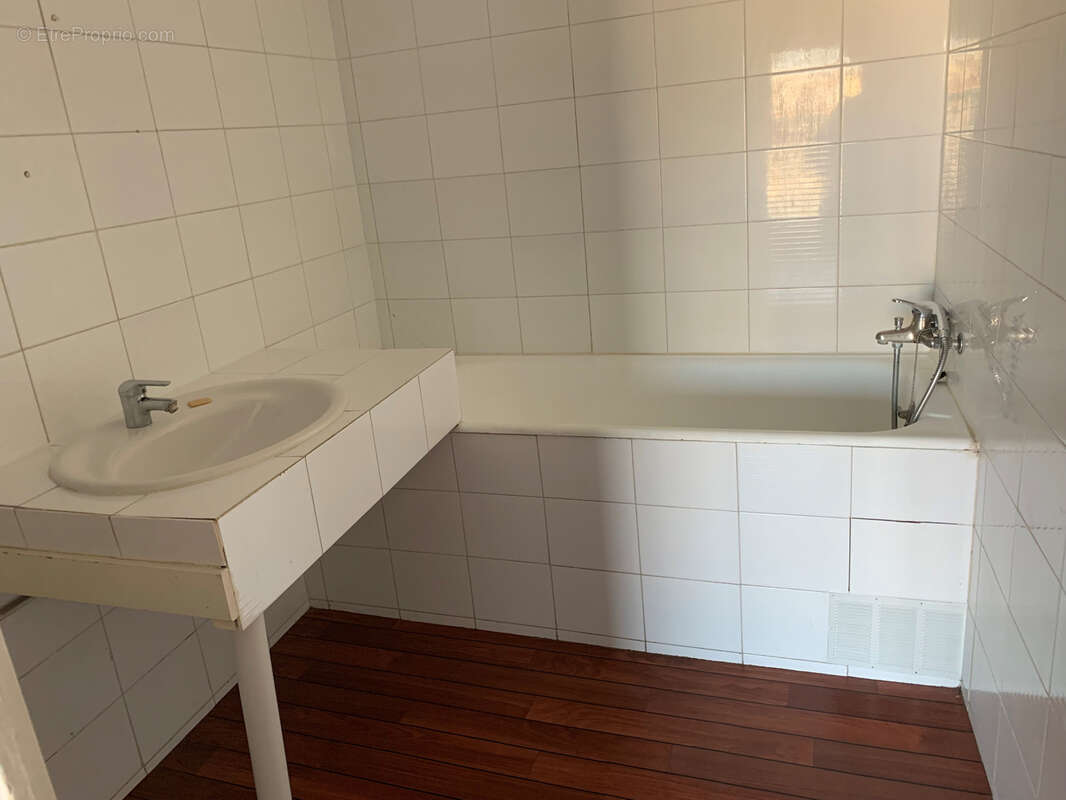 Appartement à MARSEILLE-7E