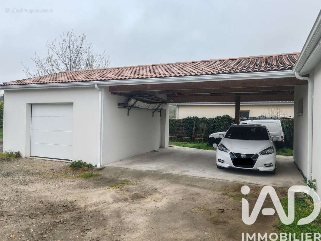 Maison 118 m² à Saint-Denis-De-Pile  - photo 2