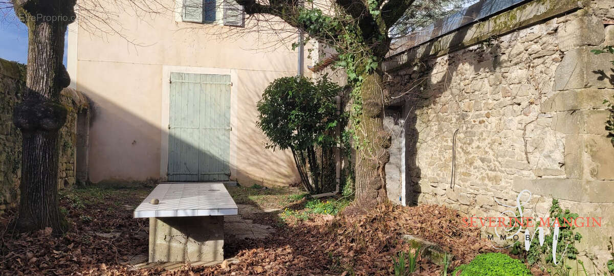 Maison à SAINT-DONAT-SUR-L'HERBASSE