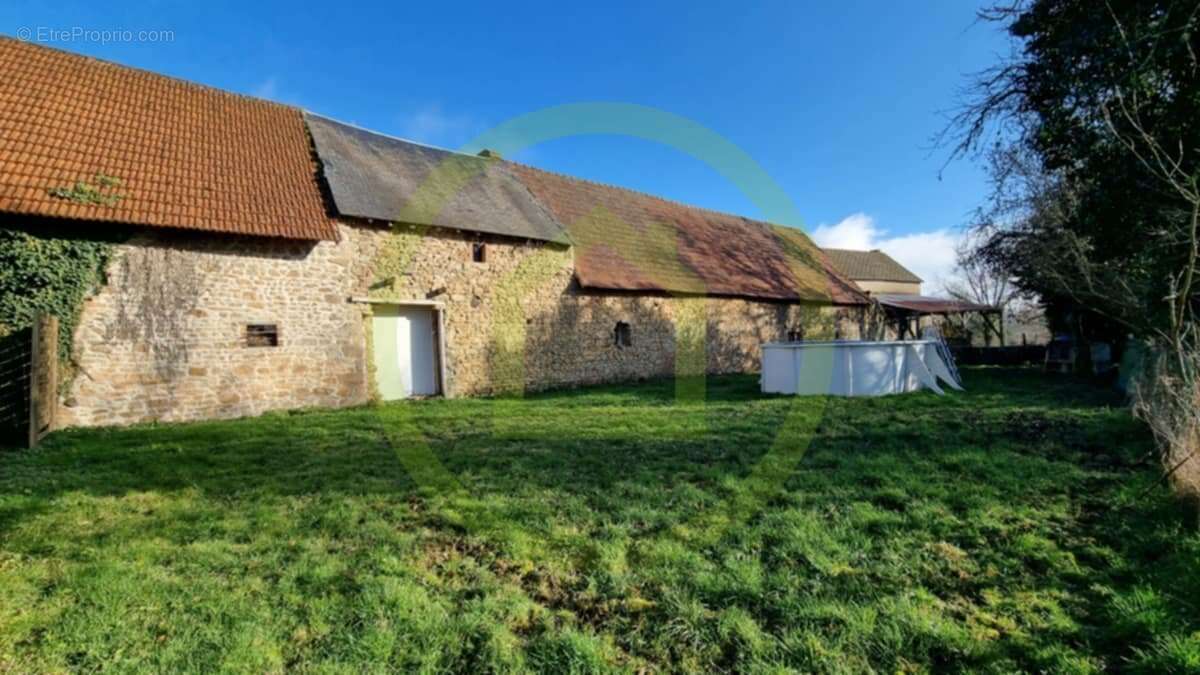 Maison à BORD-SAINT-GEORGES