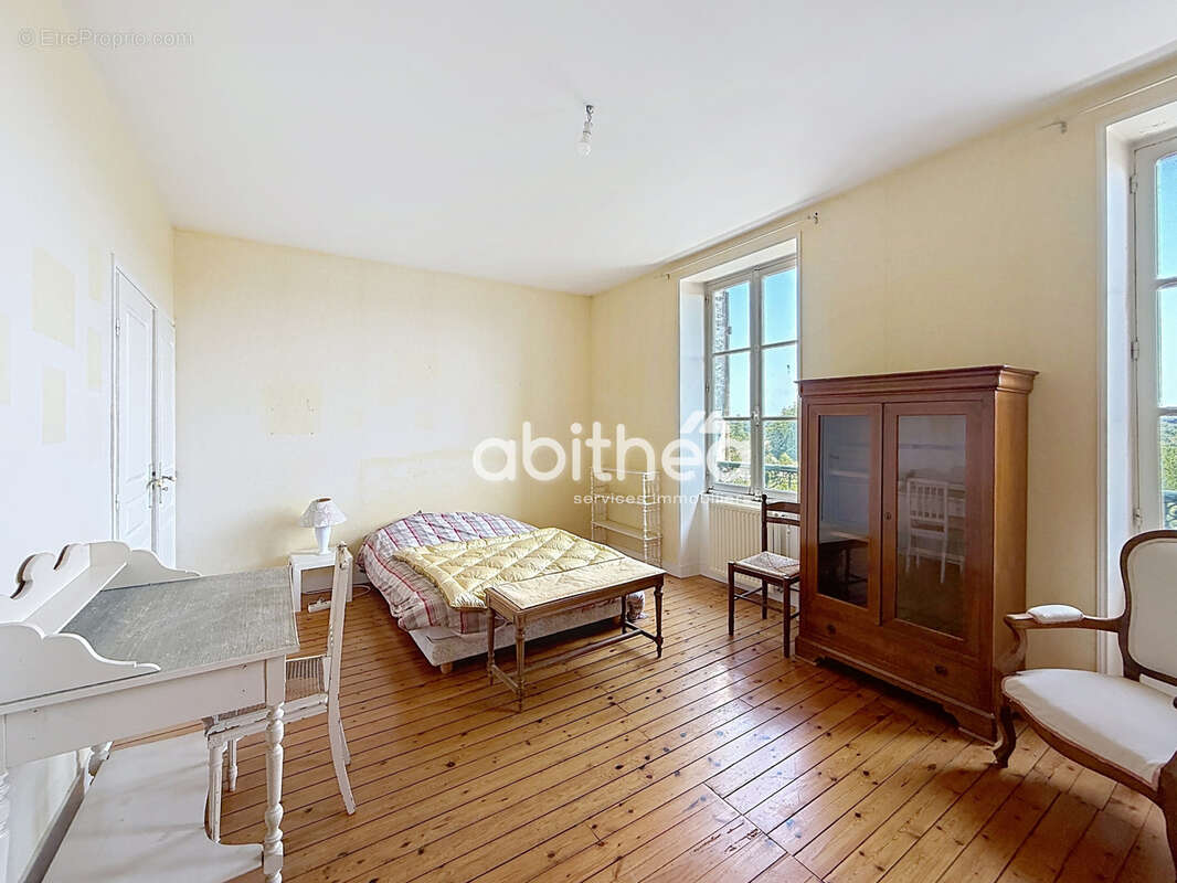 Ruffec Maison de ville 178 m2 3 chambres - photo 16