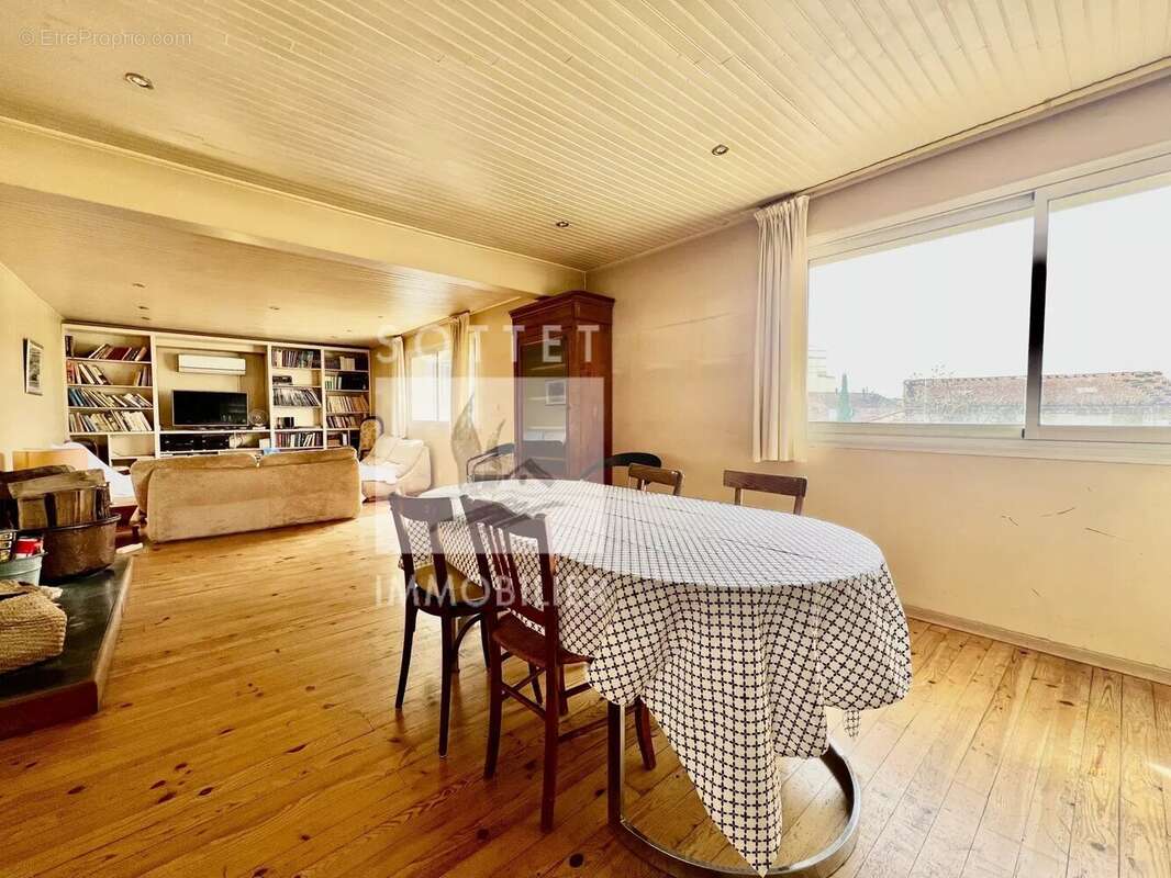 Appartement à BOLLENE