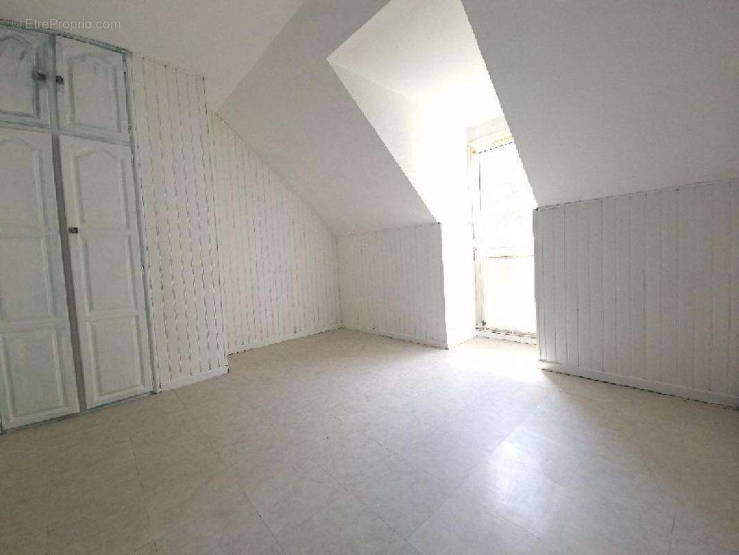 Appartement à SAINT-LEU-D'ESSERENT