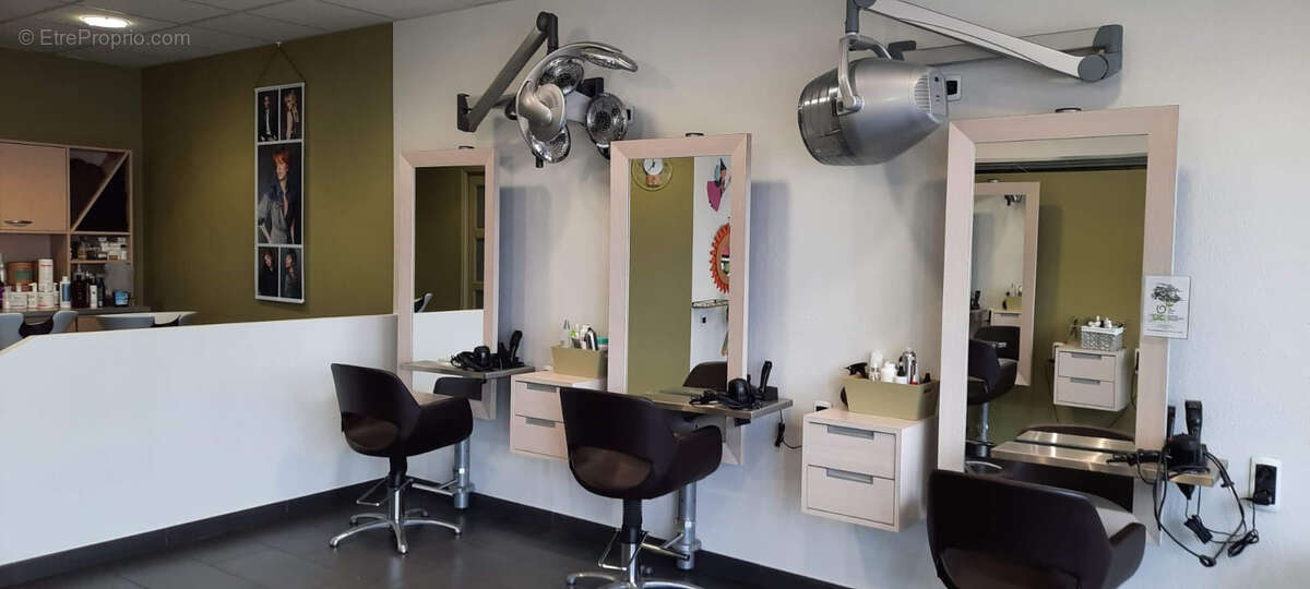 Commerce à SAINT-MARS-DU-DESERT