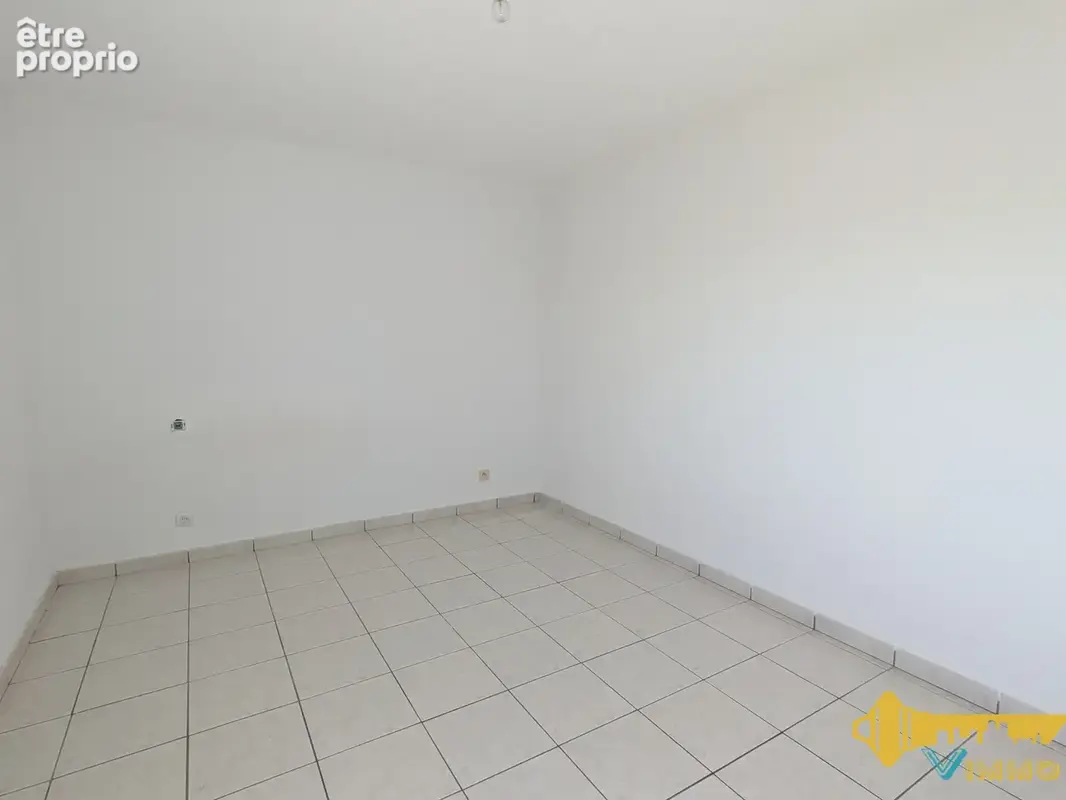 Maison a etage de 2002 - 3 chambres - 1km 400 de la tara - - photo 6