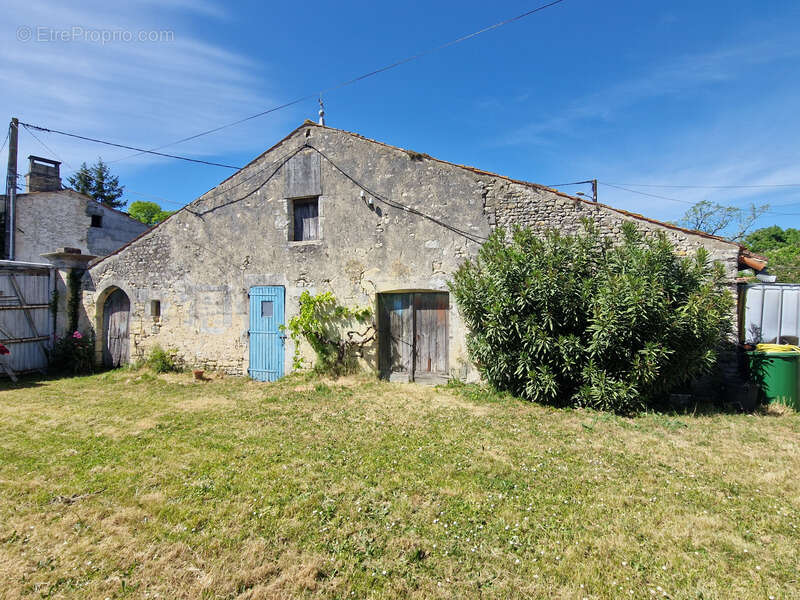 Maison à TONNAY-BOUTONNE
