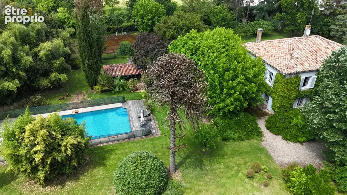Maison bourgeoise à FAUILLET de 360m2 - photo 2