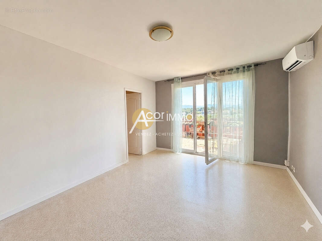 Appartement à HYERES