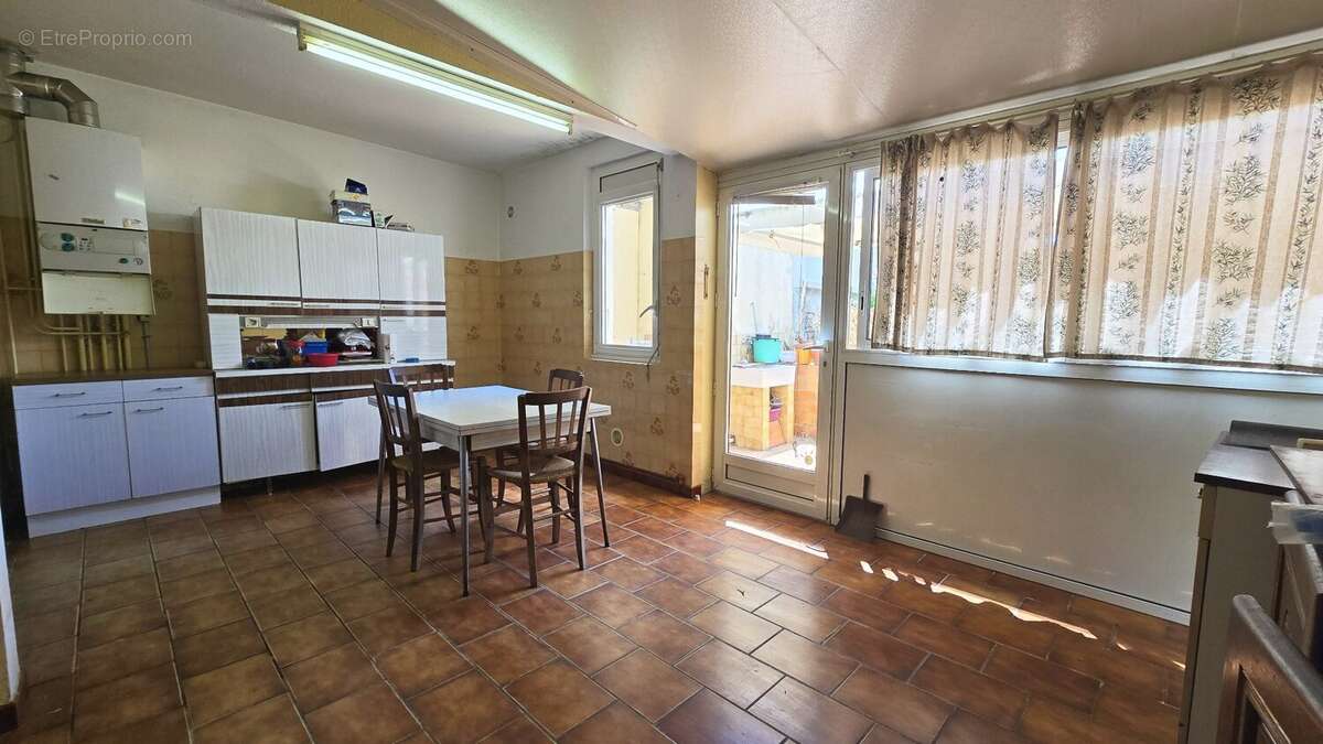 Maison de caractère avec jardin et grand garage - photo 5
