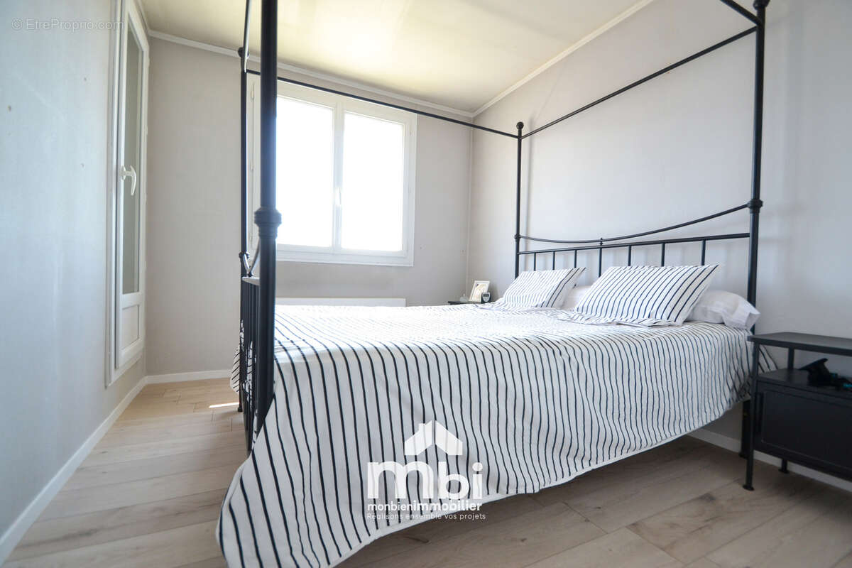 Maison à MARLY-LA-VILLE