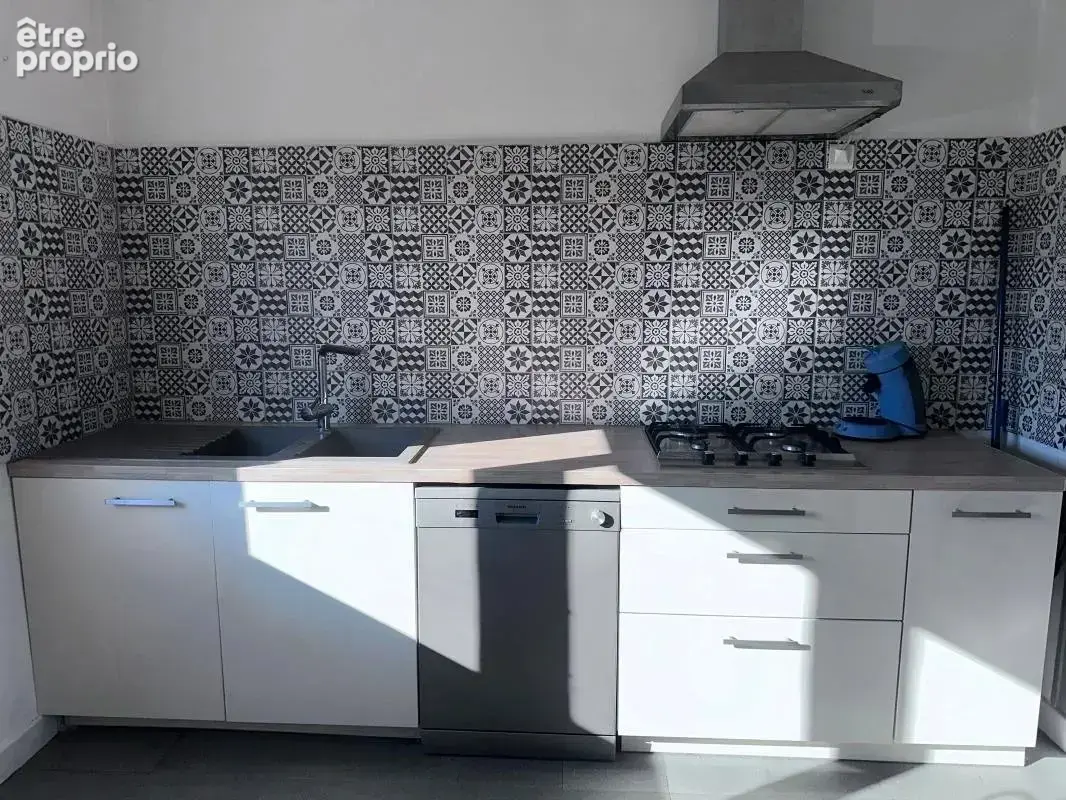 Maison de 160 m2 avec jardin de 844m2 au calme À Vendre - photo 10