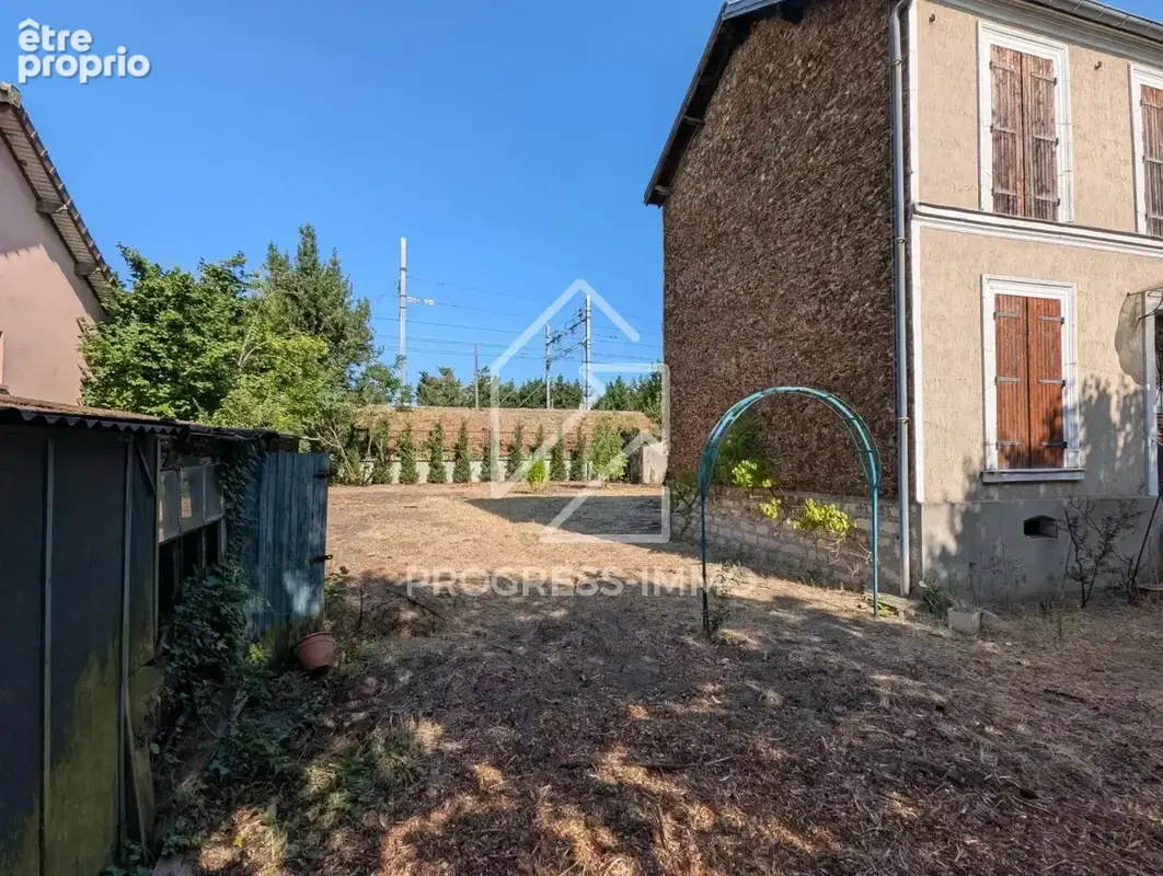 Maison charmante à rénover à La Varenne Saint-Hilaire - photo 31