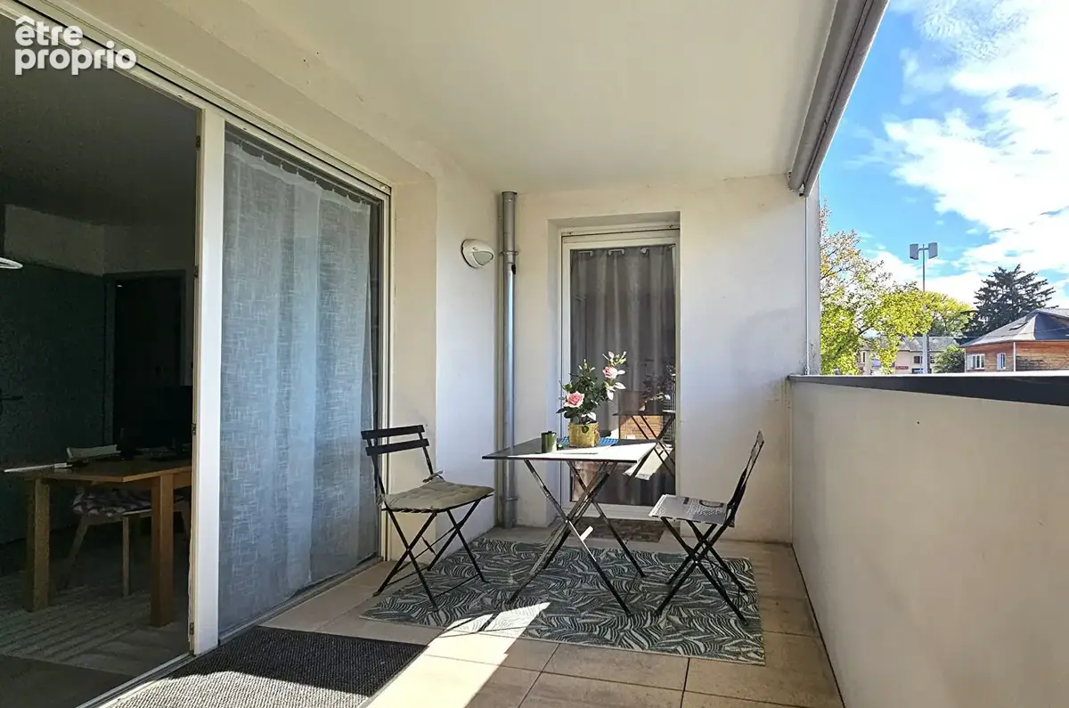 Appartement Chambery 2 pièce(s) 45m² - terrasse - garage fermé - photo 1