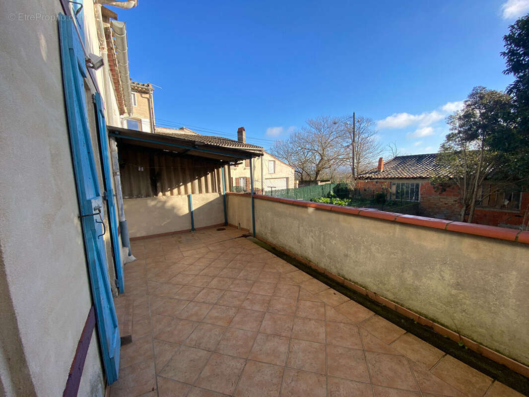 Maison avec terrasse et garage moto - photo 12